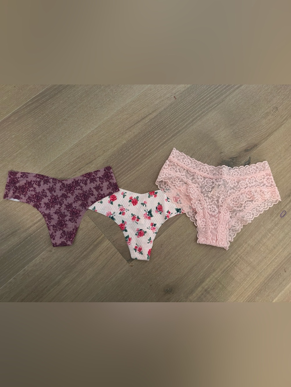 Victoria’s Secret 3-Pack Panties Small BNWT Thong Cheeky Floral Lace